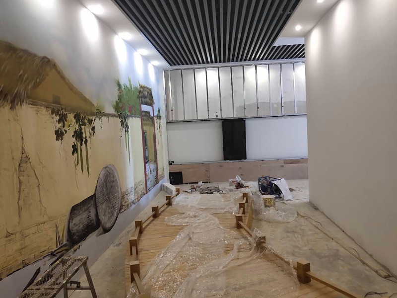 中億?；踊壠林ι綎|菏澤黨建館打造智能滑軌系統(tǒng)
